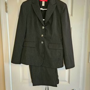 Anne Klein Grey Pinstripe Pants Suit sz 2